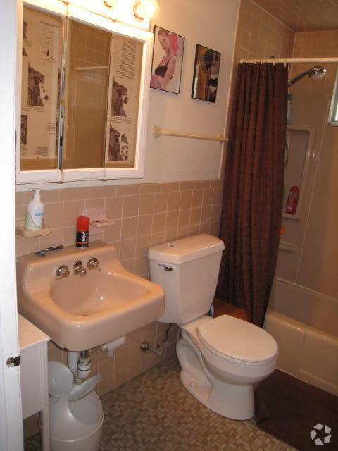 Building Photo - 5 Calvin St Unit 2 Rental