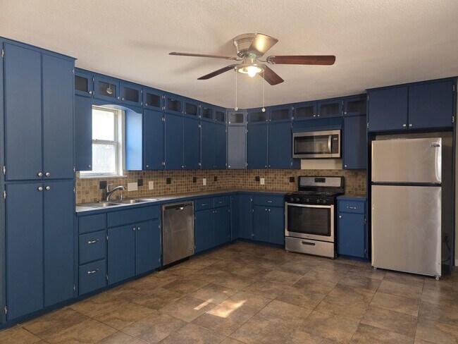 Photo - 3106 Fallwell Ln