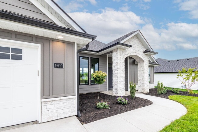 Photo - 4600 Chambers Bay Dr