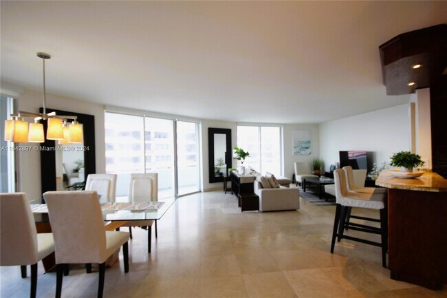 Photo - 5161 Collins Ave Unit 1004