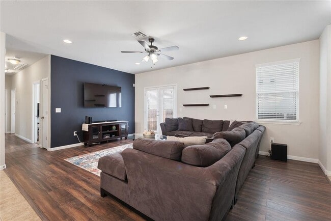 Photo - 213 Sambar Dr