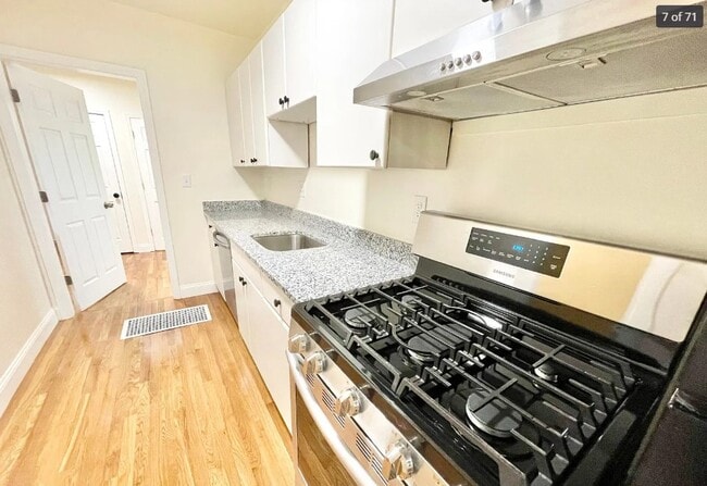 Photo - 523 E 3rd St Unit 1F