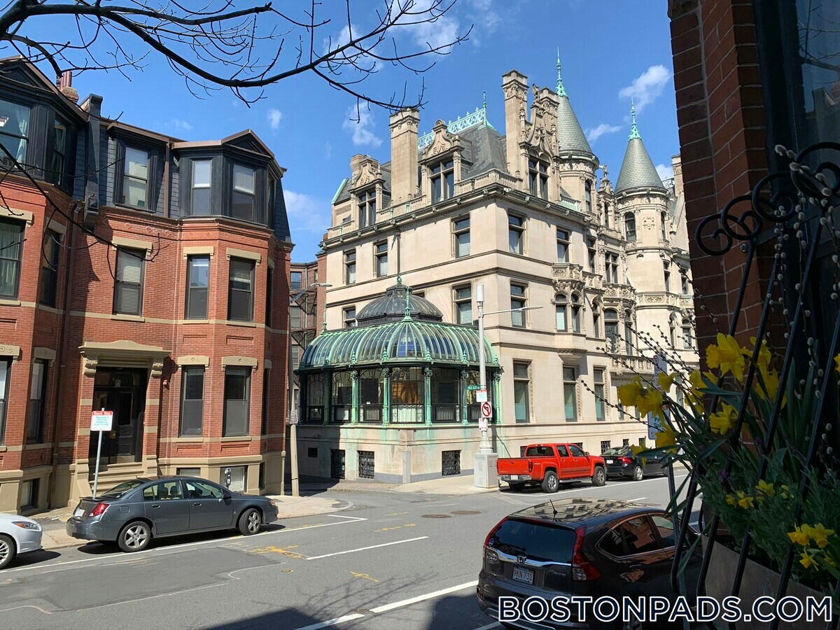 Photo - 48 Hereford St Unit 1