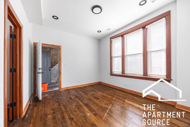 Photo - 2842 W Augusta Blvd Unit 2W