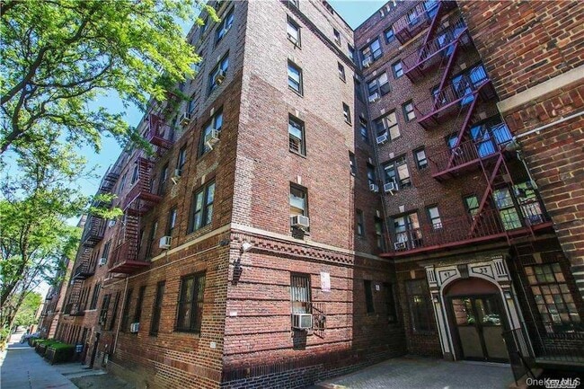 Photo - 43-33 48th St Unidad 6D