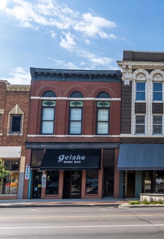 802 E Broadway
