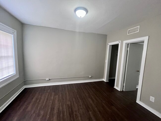 Photo - 305 Warpath Rd