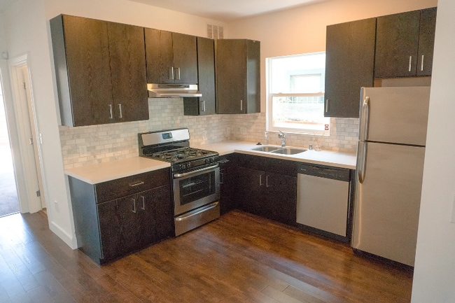 Building Photo - 835 35th St Rental