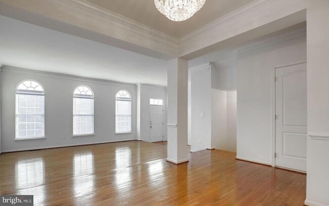 Photo - 25859 Kirkwood Square