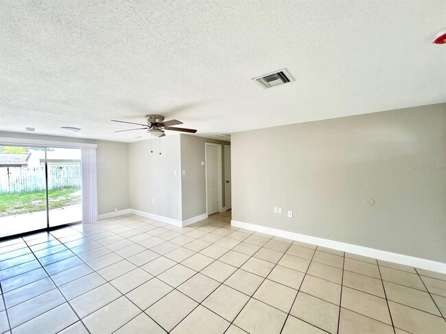 Photo - 3323 Fairmount Dr