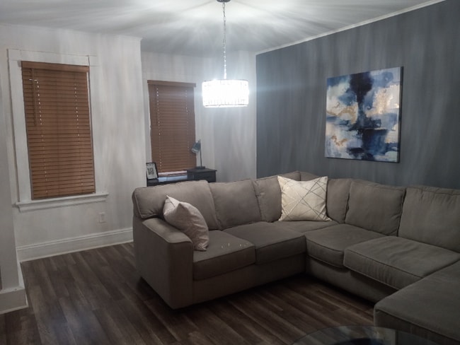 Photo - 628 William St