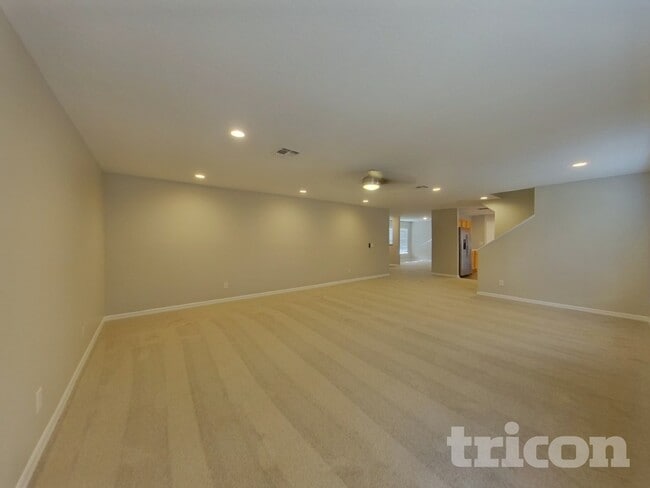 Photo - 345 Sky Valley St