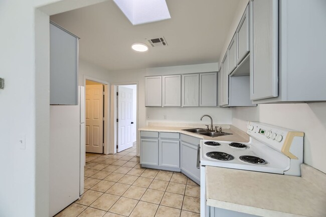 Charming 1 Bed 1 Bath Home in North Las Vegas - Charming 1 Bed 1 Bath Home in North Las Vegas