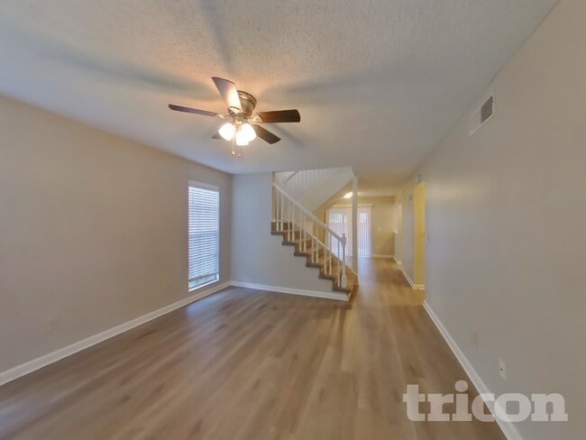 Photo - 11011 Greenaire Dr