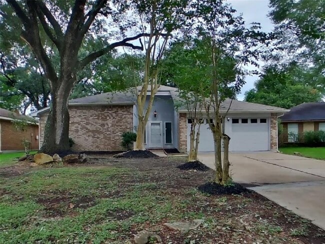 Photo - 120 WoodCrest Dr House
