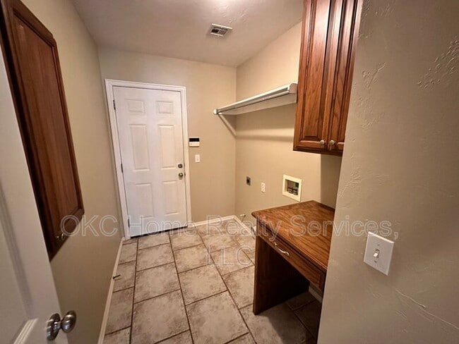 Photo - 1045 SW 128th St