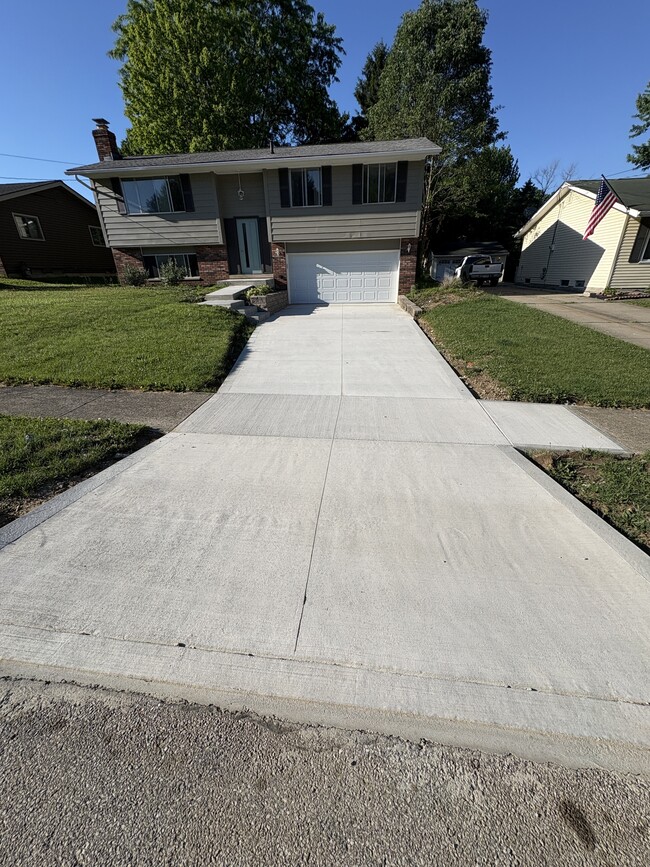 256 Monroe Dr