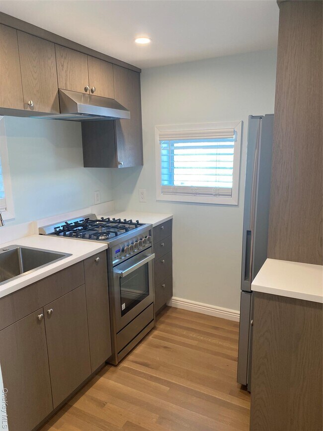 Photo - 75 W Washington Ave