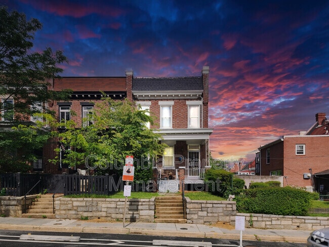 Building Photo - 3523 Warder St NW Rental