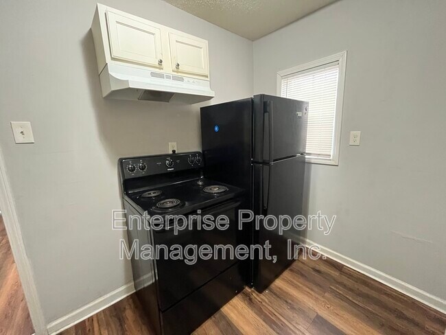 Photo - 677 Buntyn St