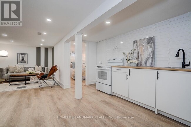 Photo - 304 Kerswell Dr