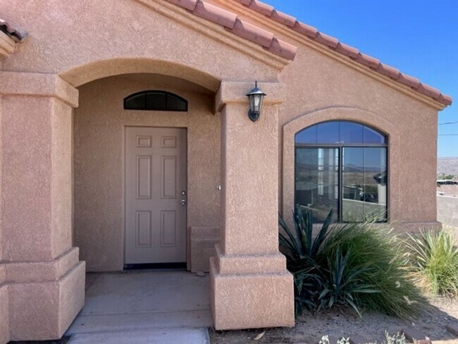 Photo - 3 Bedroom 2 bath Home Boat Deep Garage and RV parking Near Safeway