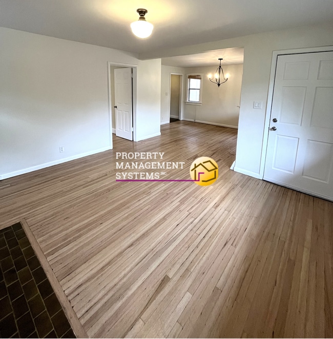 Photo - 3 Bedroom Home In Sugarhouse!