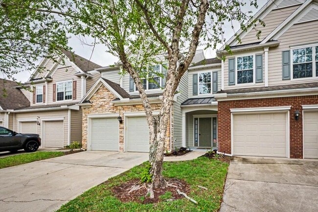 Photo - 7493 Devondale Way