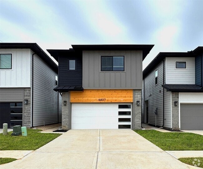 Building Photo - 6407 Pne Hts Dr Rental