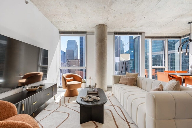 Photo - 215 W Lake St Unidad SI ID1029643P