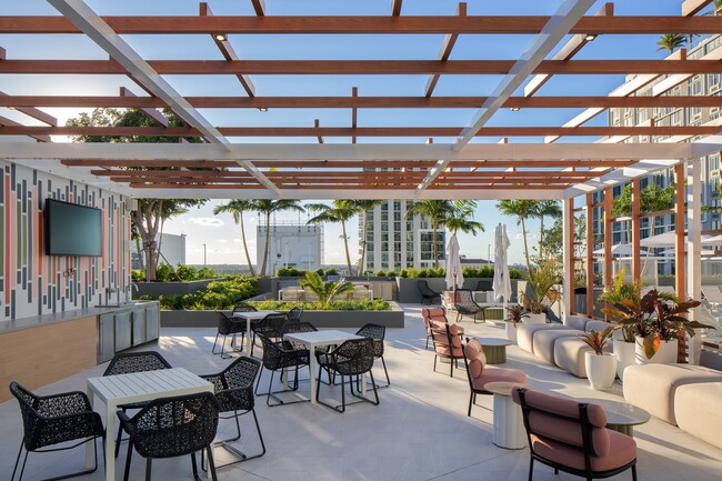 Alfresco Dining and Grilling - Cascade At Link