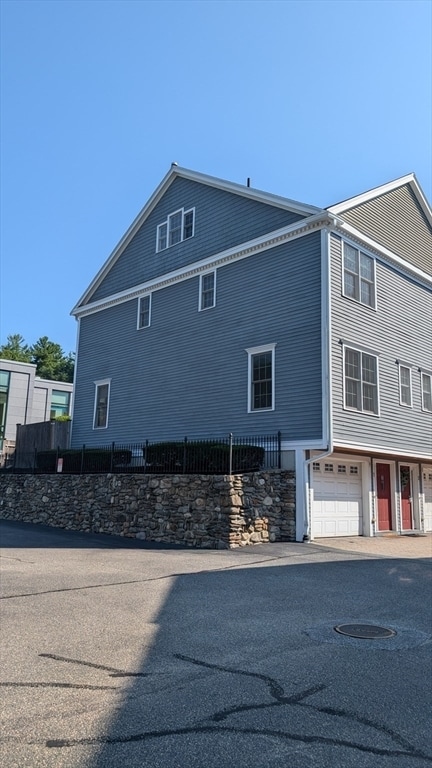 Building Photo - 894 Main St Unit #1 Rental