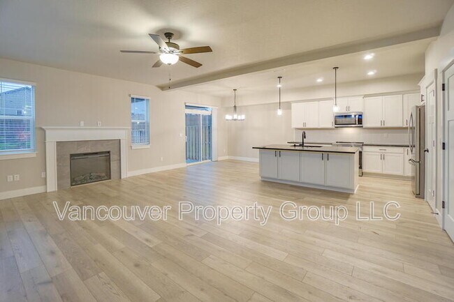 Photo - 2217 E Juniper Cir