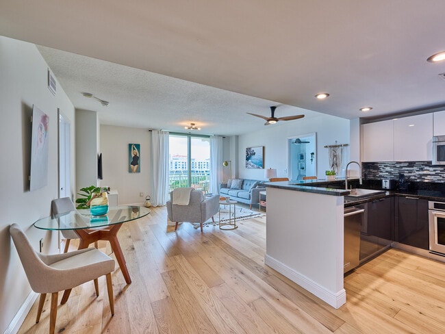 Photo - 610 Clematis St Unit 522
