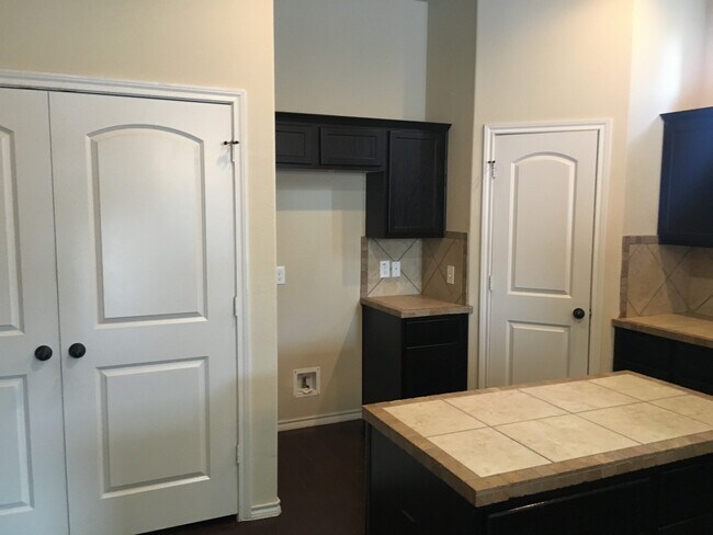 Photo - Beautiful 3 Bedroom Townhome, Kyle, Texas!