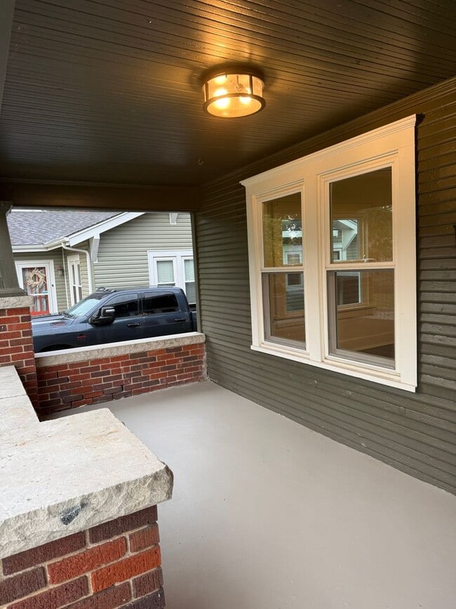 Photo - 1525 Dewey Ave