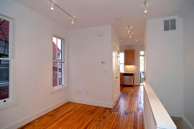 Photo - 749 Park Rd NW Unit 4