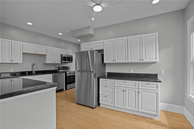 Photo - 17 Selkirk Rd Unit 2