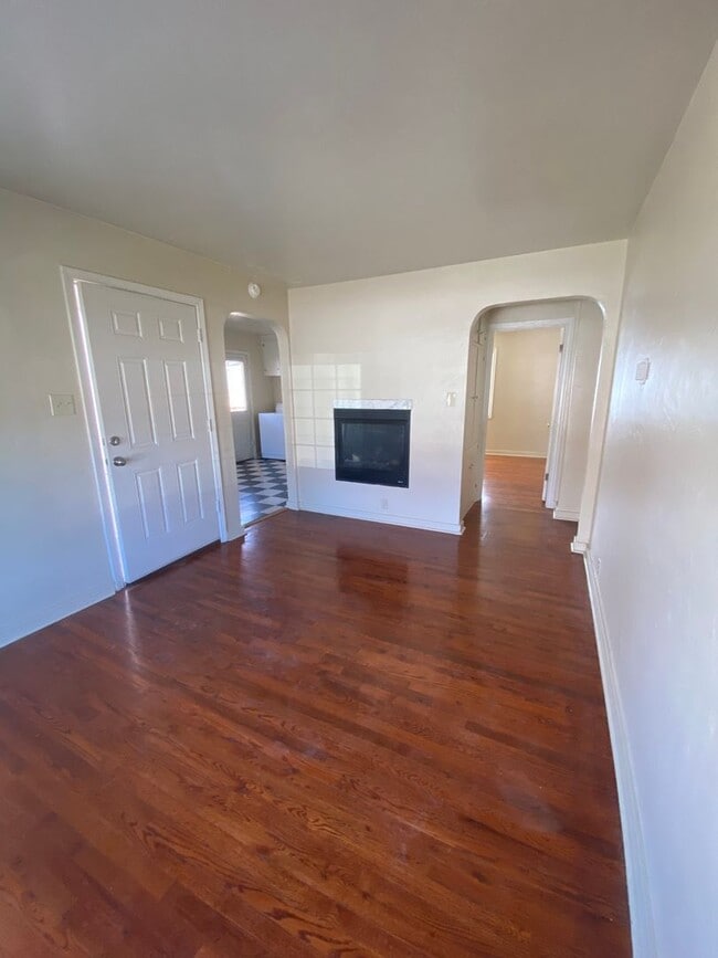 420 Burns St Unit 422 - Burns