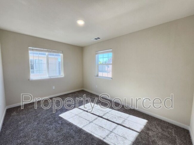 Photo - 934 W Alameda St