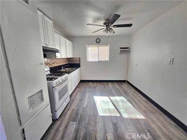 Photo - 1651 E 42nd St