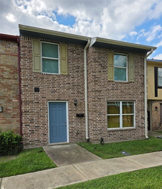 Building Photo - 1053 Willow Oaks Cir Unit True