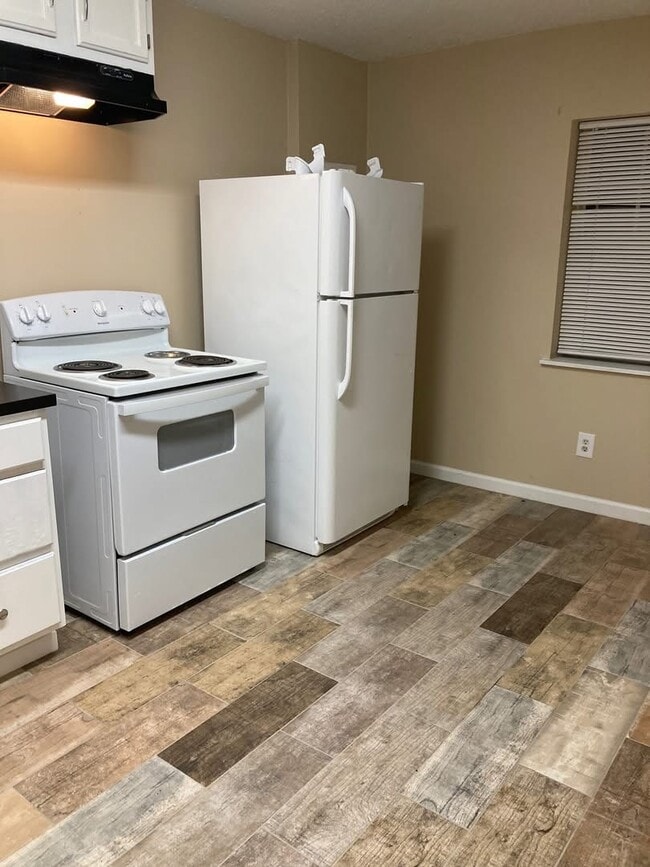 846 Calderwood Hwy Unit 129  411