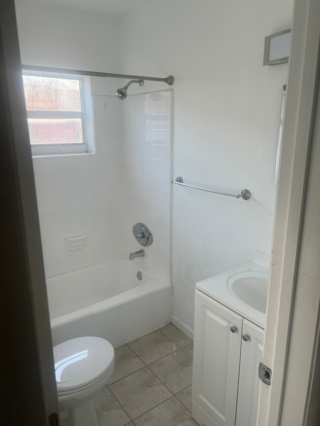 Photo - 462 NW 17th Plz