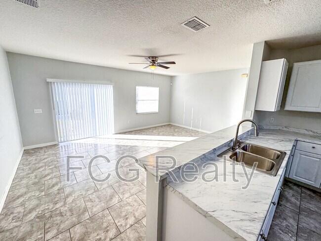 Photo - 702 Colville Pl