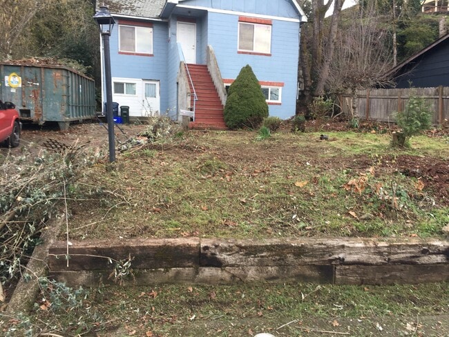 Building Photo - 562 Kelly Blvd