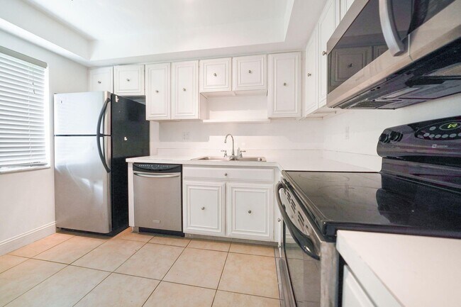 Photo - 3050 Presidential Way Unidad 205