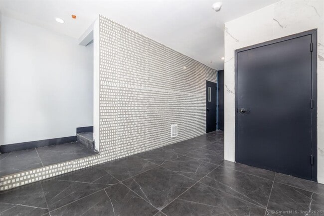 Photo - 1252 Main St Unidad 402