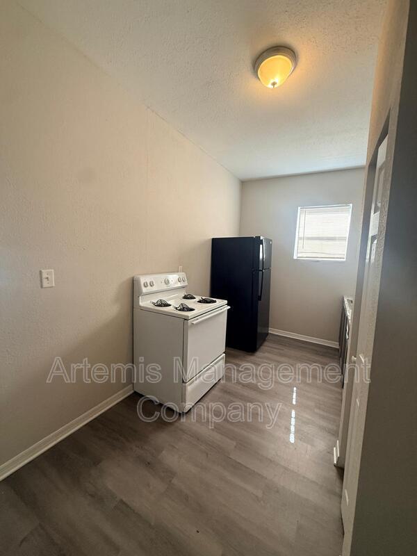 Photo - 1128 Van Buren St