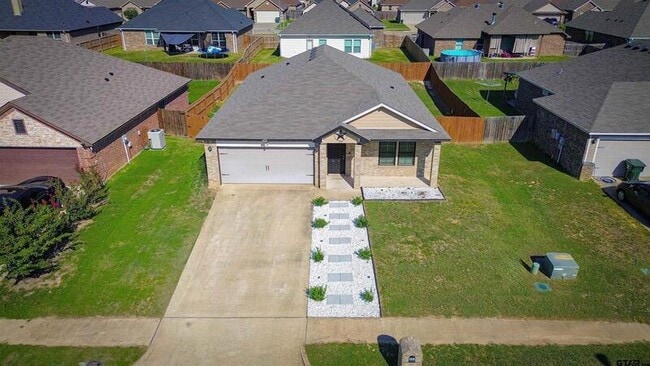 Building Photo - 322 Ambrose Avenue